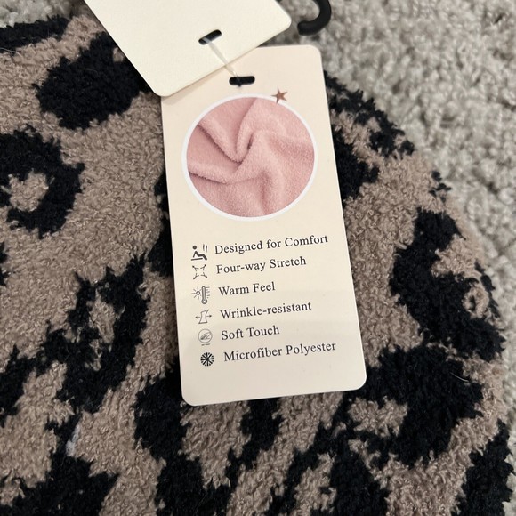 NWT Comfy Luxe Taupe Beanie OS - Picture 5 of 5